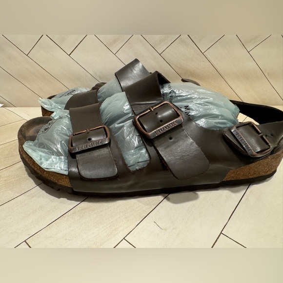 Birkenstock’s EU 42 Milano Brown - Picture 5 of 5